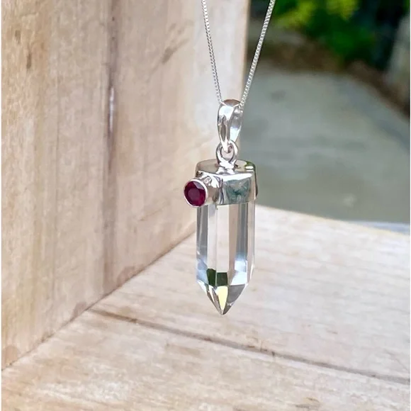 White Quartz & Garnet Necklace - Picture 4 of 16